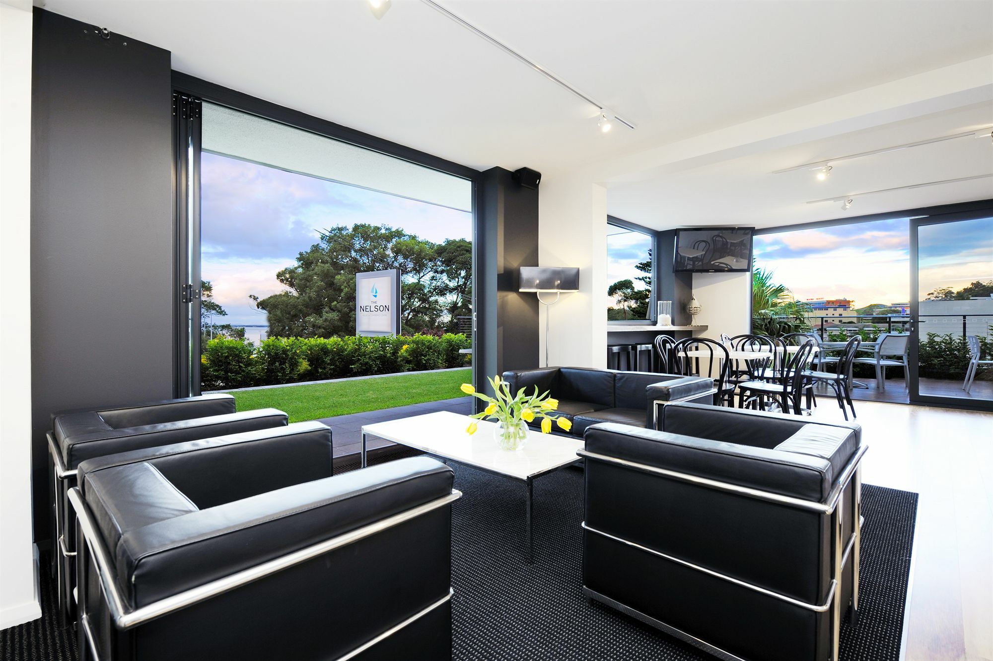 Nelson Hotel